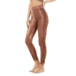 Alo High-Waisted Cinched Legging. Chestnut shine